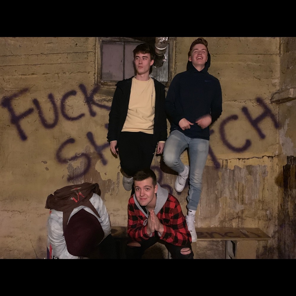 Meet your Posher, Lawson